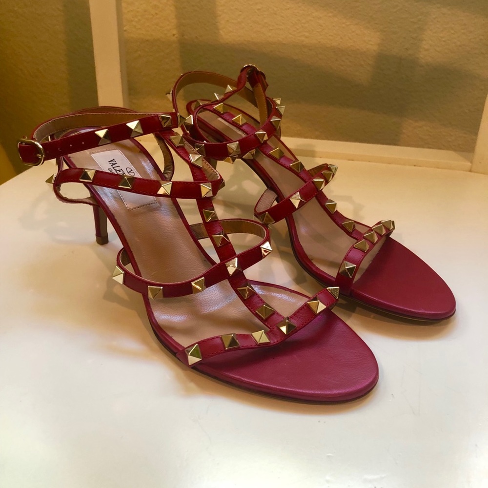 ❤️SOLD❤️Valentino red studded strappy heels